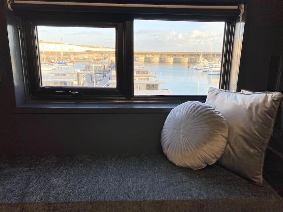 Seascape - Floating Home At Brighton Marina With Free Parking Esterno foto
