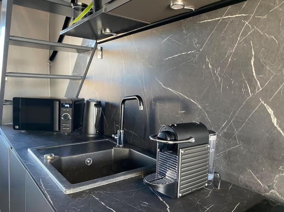 Seascape - Floating Home At Brighton Marina With Free Parking Esterno foto