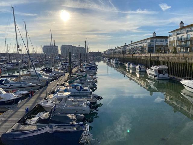 Seascape - Floating Home At Brighton Marina With Free Parking Esterno foto