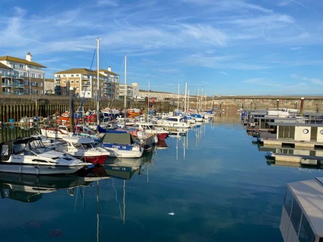 Seascape - Floating Home At Brighton Marina With Free Parking Esterno foto