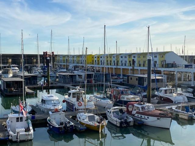 Seascape - Floating Home At Brighton Marina With Free Parking Esterno foto